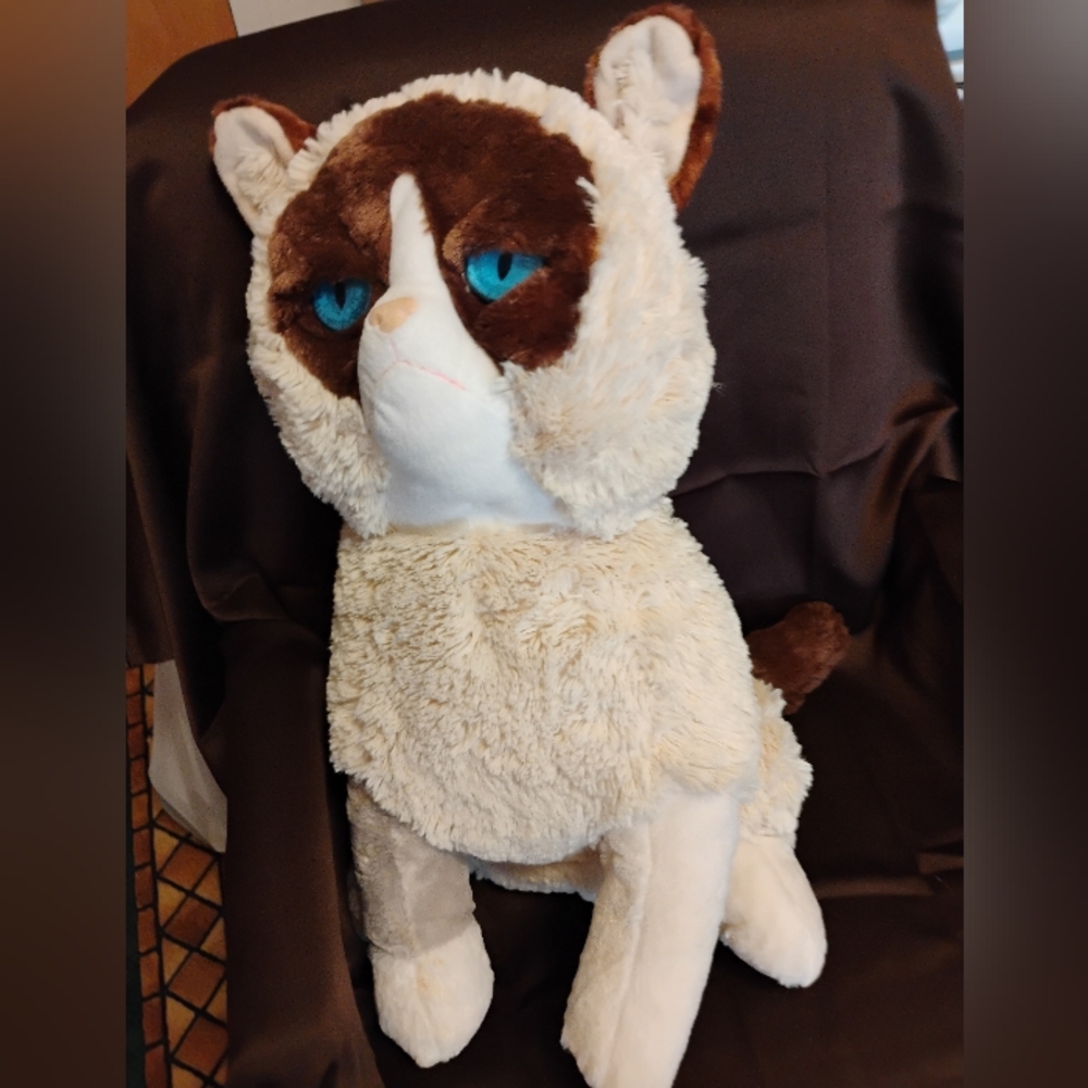 Plush Cat Toy with Blue Eyes